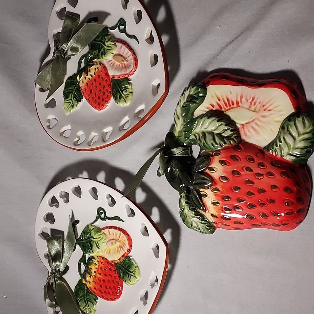 Strawberry Design Hanging Wall Decorations Heart Plates and Large Strawberry